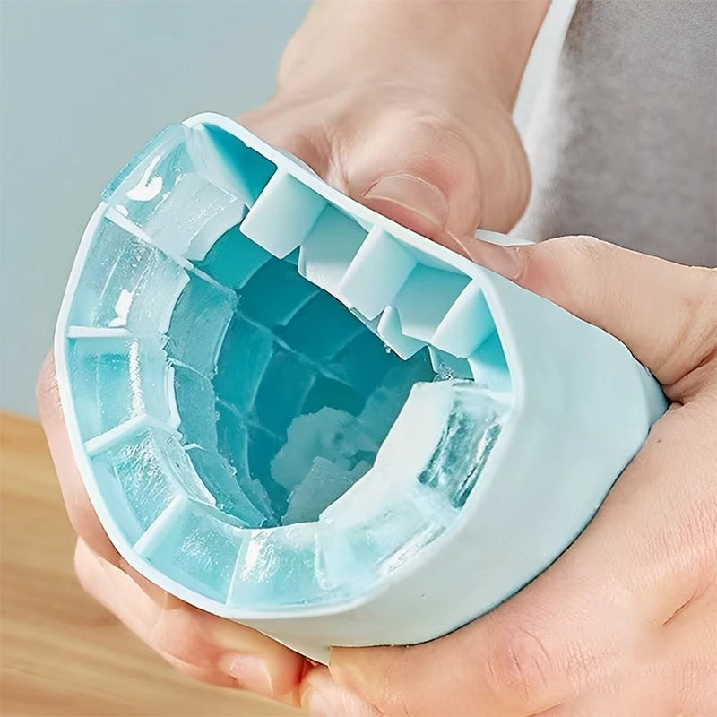 Ice cube bucket